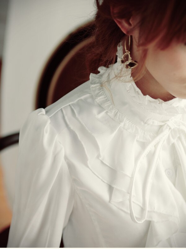 Noble Elegant Bowtie Ruffles Blouse